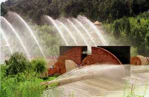 xh08112.jpg (16080 bytes)