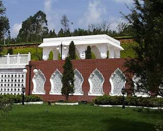 bajisitan.jpg (16791 bytes)