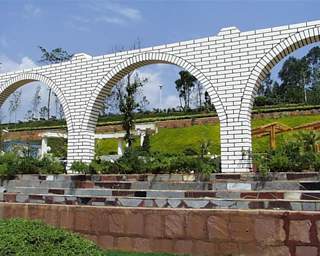 bolesitan2.jpg (18507 bytes)