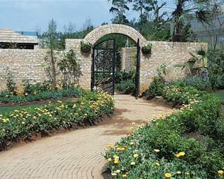 yingguo.jpg (21252 bytes)