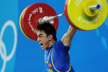 China\'s Liao Hui wins men\'s 69kg weightlifting gold