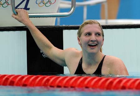Rebecca Adlington clinches women\'s 800m freestyle title with new world record