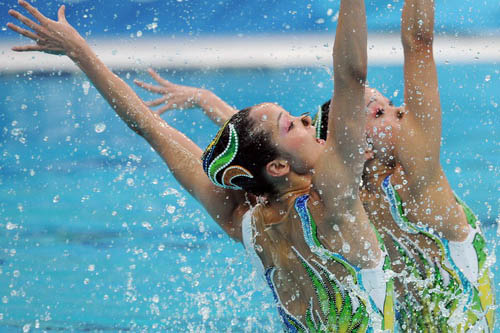 China\' twins advance to the synchronized swimming event final