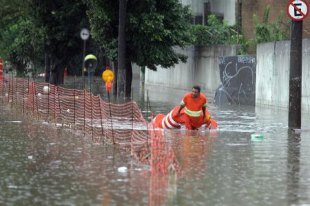Heavy rains in Brazil's Rio de Janeiro state cause 70 deaths