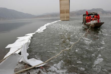 Yellow River prevented from further pollution caused by diesel leakage