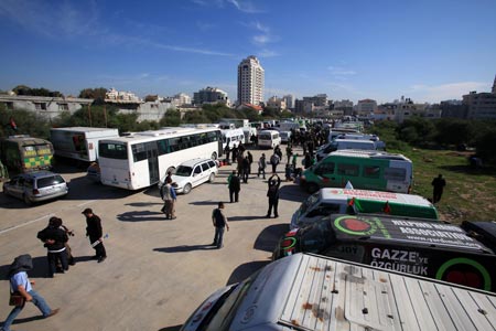 Aid convoy trucks carrying medical supplies arrived in Gaza