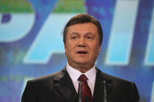 Yanukovich leads in Ukrainian presidential runoff
