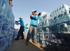 Beijingers donate 470,000 bottles of water to drought-hit provinces 