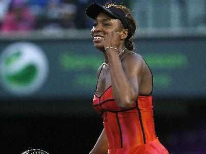 Venus Williams advances at Sony Ericsson Open  