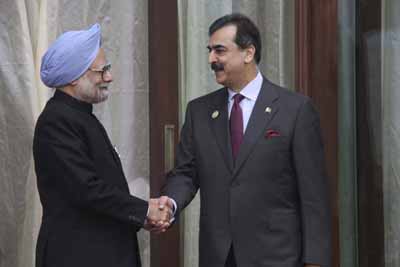 Indian, Pakistani PMs hold direct talks 