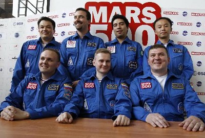 Russia picks six men for simulated Mars trip