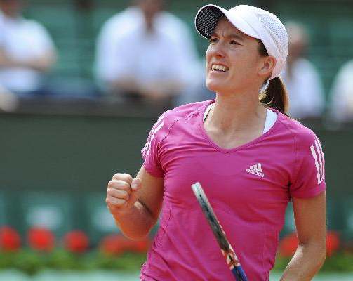Henin eases through first-round match at French Open 