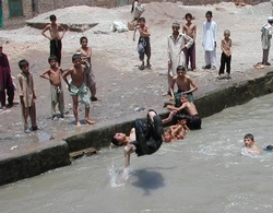 Heat wave in Pakistan kills at least 9