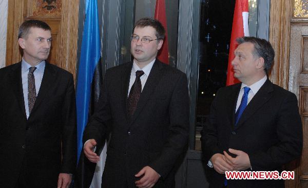 Latvian PM meets Estonian, Hungarian counterparts in Riga