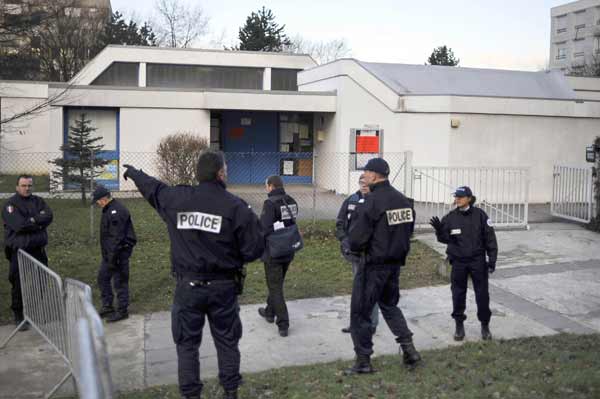 Young man takes children hostage in eastern France, police entering kindergarten 