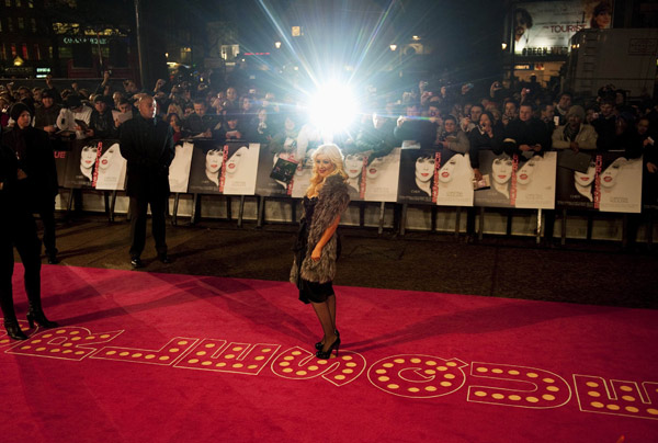 Christina attends "Burlesque" premiere in London 