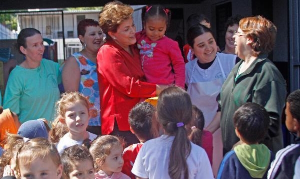 Dilma Rousseff celebrates 63rd birthday in kindergarten