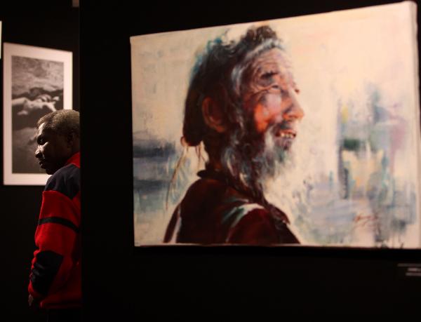 Chinese artists' paintings displayed in Louvre Palace