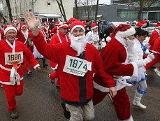 Run! Santa run! 