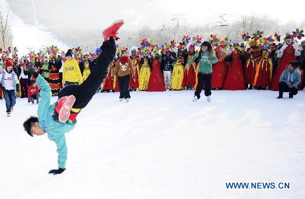 Jilin int'l rime and snow festival attracts tourists 