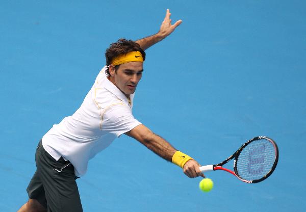 Federer kicks off Australian Open with win