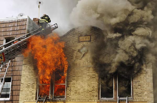 Brooklyn blaze consumes major building