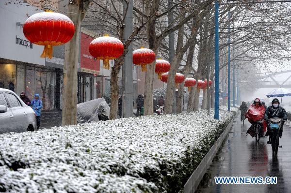 Henan Province witnesses long-awaited snowfalls