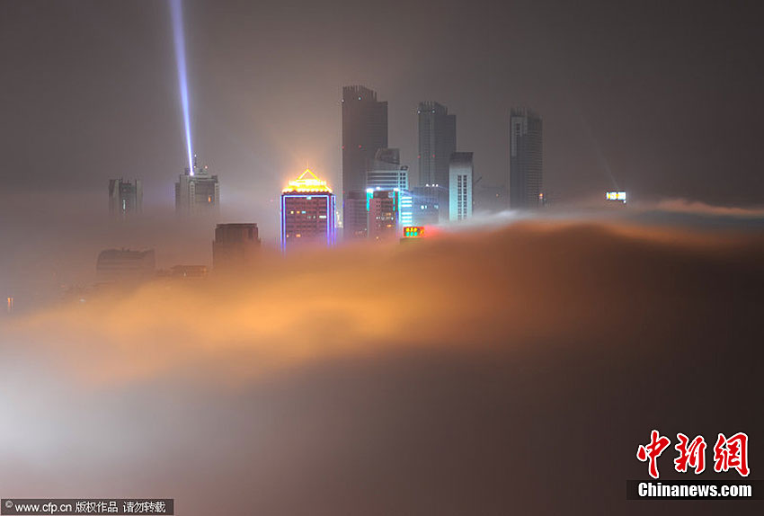 Fantastic Yantai wrapped in advection fog 