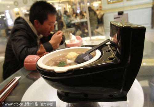 Toilet-themed eatery in Chongqing