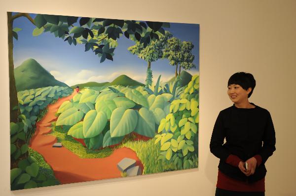 Young artist holds exhibition in Beijing