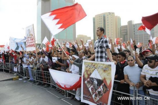 Anti-gov't protesters demonstrate in Manama, Bahrain