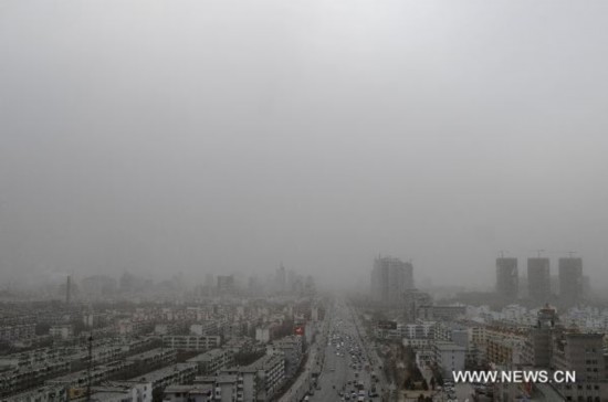 Sand storm hits NW China's Yinchuan