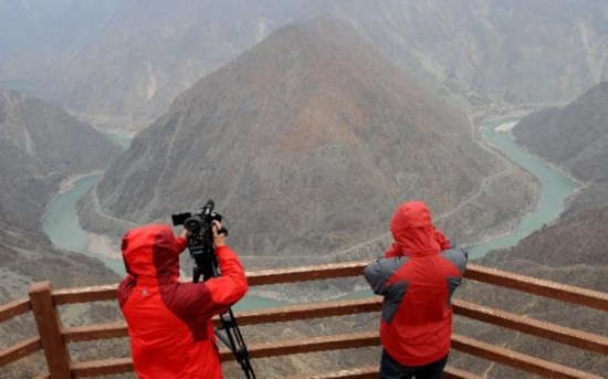 U-shape bend of Jinsha River discovered in Yunnan