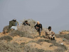 Libyan rebels arrive at frontline between Sirt and Ras Lanuf