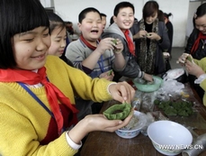 Traditional green rice cake prepared for Qingming Festival