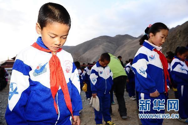 Victims of Yushu Earthquake mourned