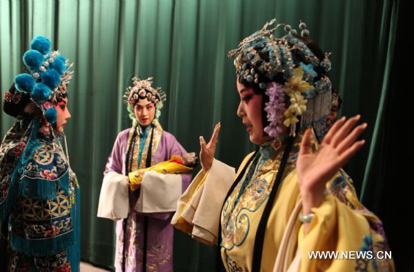 Peking Opera performer's bumpy road toward success