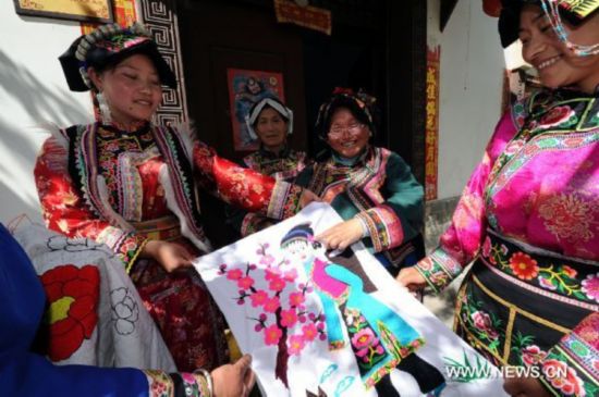 Embroidery of Qiang ethnic group national intangible heritage