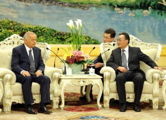 Top Chinese legislator meets Uzbekistan President in Beijing