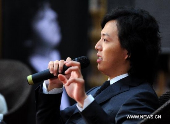 Pianist Li Yundi gives lecture in Beijing