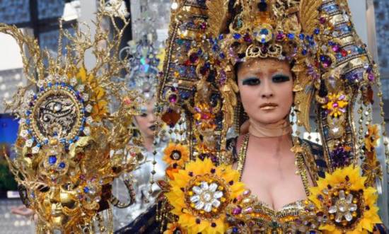 Models present creations in Taipei Int'l Flora Expo