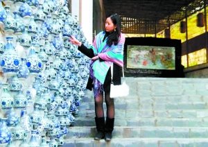 Guizhou girl designs tea set for Prince William's wedding 