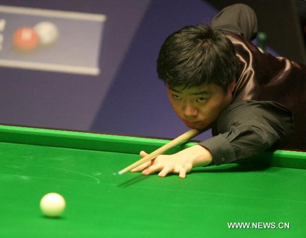 Ding stops Selby to make semis at snooker worlds 