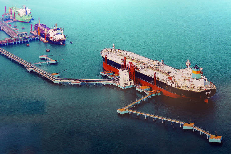 Crude oil terminal of Zhanjiang port in south China's Guangdong province (People's Daily Online/Jiang Jianhua)