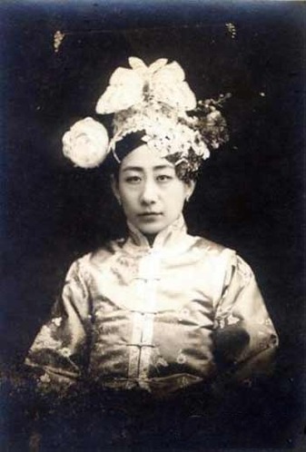 Aisin giorro·Heng Xiang, adoptive mother of the last empress of Qing Dynasty