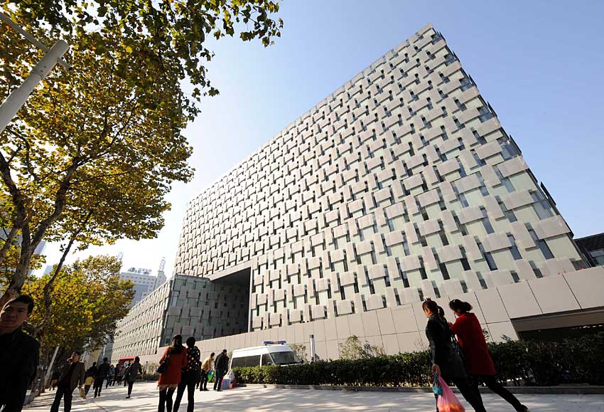 Gulou Hospital located in Nanjing’s downtown area comes into service on Nov. 5. (Xinhua/Sun Can)
