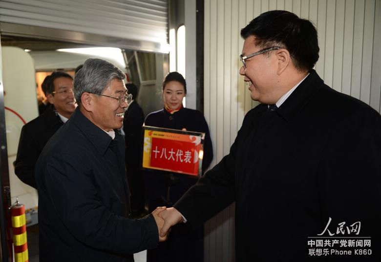 Delegates to the 18th National Congress of the Communist Party of China (CPC) from northwest China's Ningxia Hui Autonomous Region arrive in Beijing, capital of China, on Nov. 5, 2012. The 18th CPC National Congress will be opened in Beijing on Thursday. (People's Daily Online/Lei Sheng) 