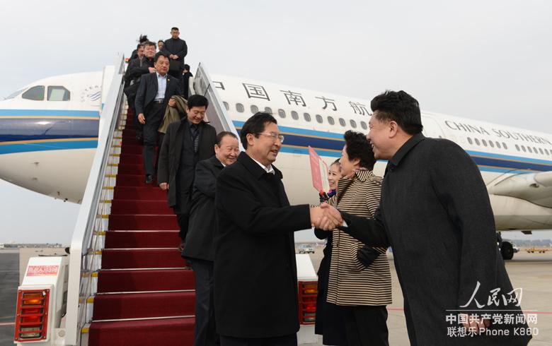 Delegates to the 18th National Congress of the Communist Party of China (CPC) from northwest China's Xinjiang Uygur Autonomous Region arrive in Beijing, capital of China, on Nov. 5, 2012. The 18th CPC National Congress will be opened in Beijing on Thursday. (People's Daily Online/Lei Sheng)