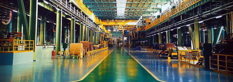 Production line of grain-oriented silicon steel in Shanghai Baosteel Group Corporation, China's largest steelmaker. (People’s Daily Online/Jiang Jianhua)