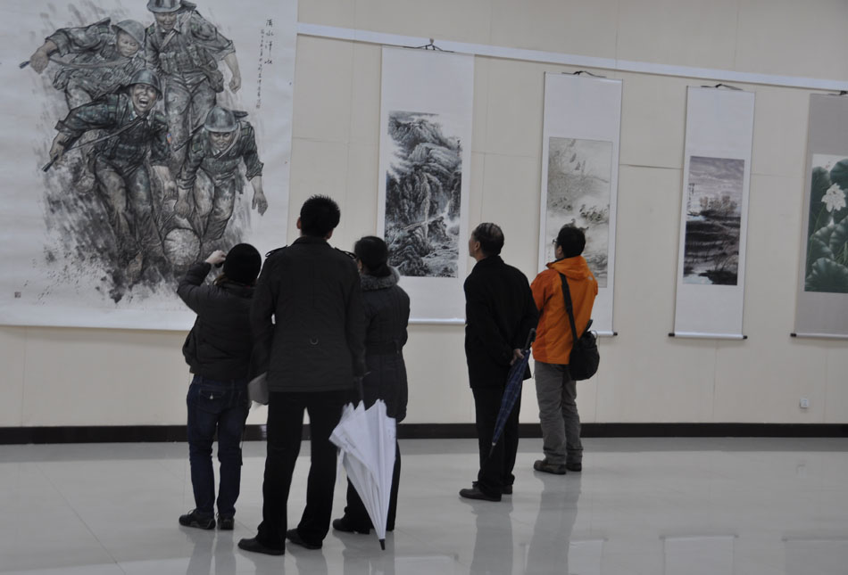 On November 4, journalists visit Bazhou city, Hebei province. It’s the second tour organized for journalists by the Press Center of the 18th National Congress of the Communist Party of China (CPC). (People’s Daily Online/Yan Meng)